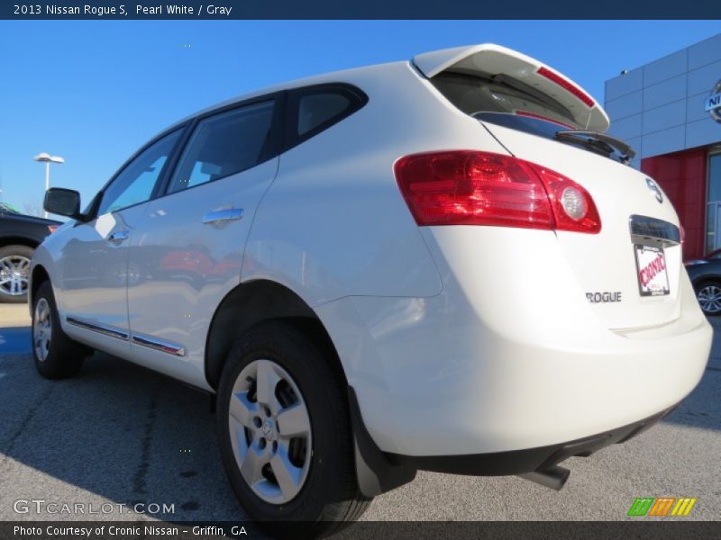 Pearl White / Gray 2013 Nissan Rogue S