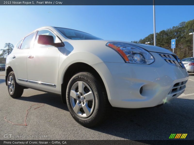 Pearl White / Gray 2013 Nissan Rogue S