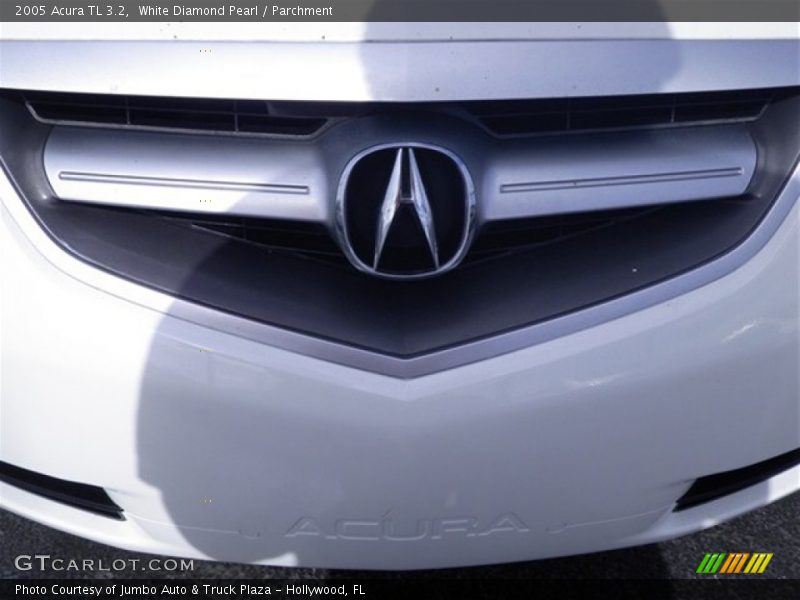 White Diamond Pearl / Parchment 2005 Acura TL 3.2