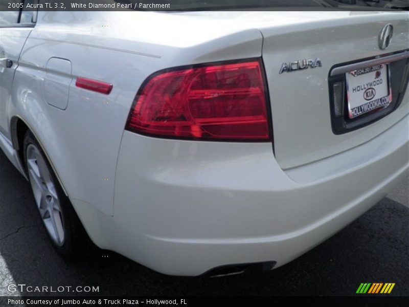 White Diamond Pearl / Parchment 2005 Acura TL 3.2
