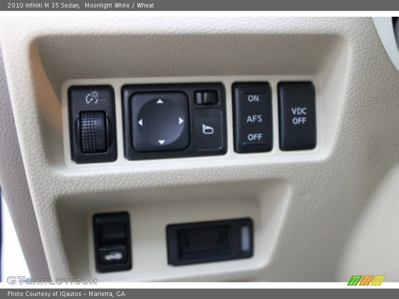 Moonlight White / Wheat 2010 Infiniti M 35 Sedan