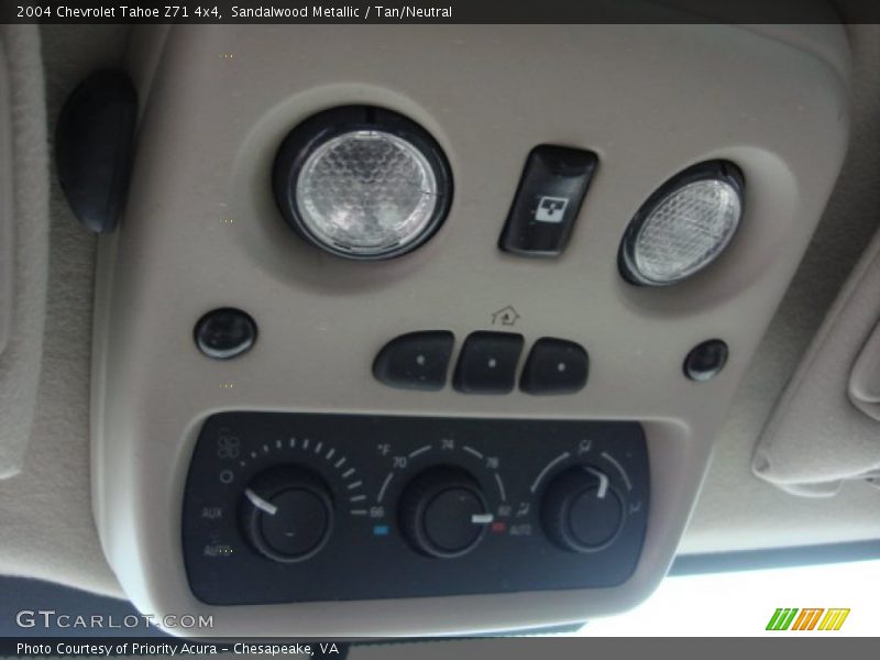 Controls of 2004 Tahoe Z71 4x4