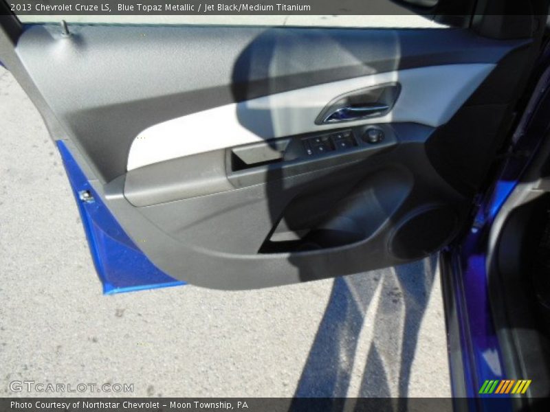 Blue Topaz Metallic / Jet Black/Medium Titanium 2013 Chevrolet Cruze LS