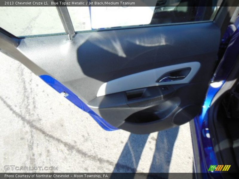 Blue Topaz Metallic / Jet Black/Medium Titanium 2013 Chevrolet Cruze LS