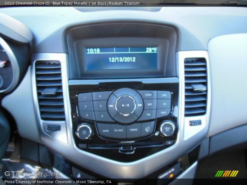 Blue Topaz Metallic / Jet Black/Medium Titanium 2013 Chevrolet Cruze LS