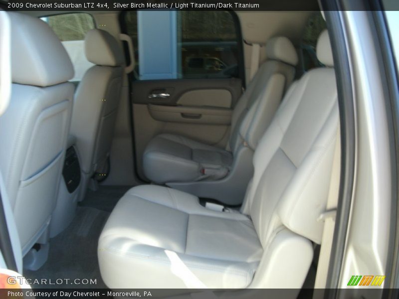 Silver Birch Metallic / Light Titanium/Dark Titanium 2009 Chevrolet Suburban LTZ 4x4