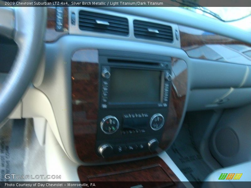 Silver Birch Metallic / Light Titanium/Dark Titanium 2009 Chevrolet Suburban LTZ 4x4