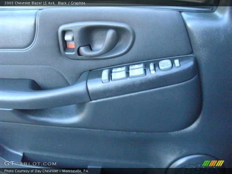Black / Graphite 2003 Chevrolet Blazer LS 4x4