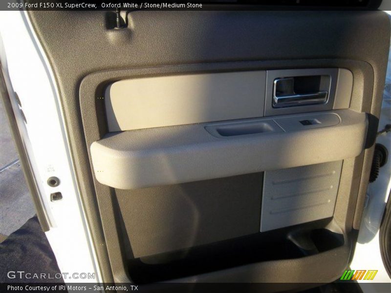 Oxford White / Stone/Medium Stone 2009 Ford F150 XL SuperCrew