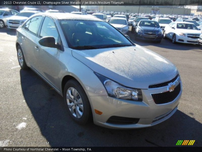 Champagne Silver Metallic / Jet Black/Medium Titanium 2013 Chevrolet Cruze LS