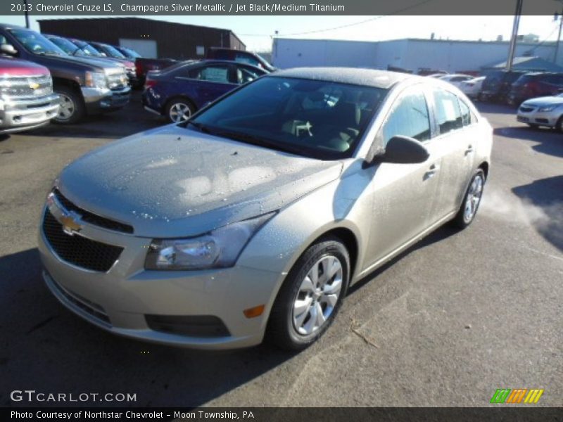 Champagne Silver Metallic / Jet Black/Medium Titanium 2013 Chevrolet Cruze LS