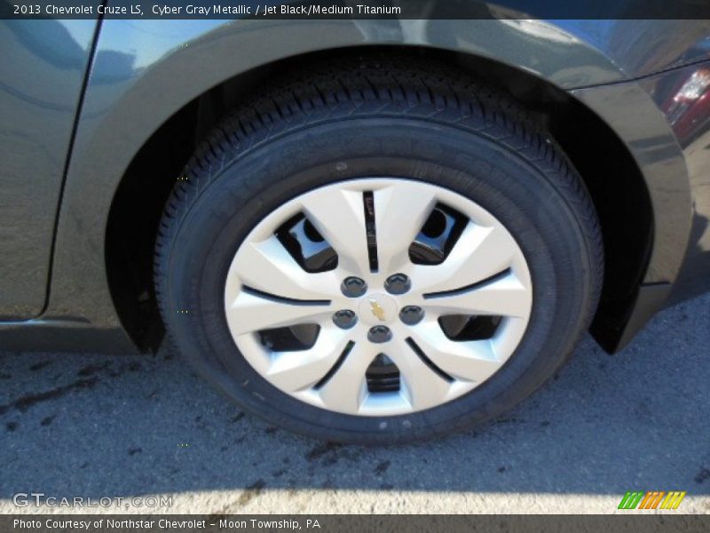 Cyber Gray Metallic / Jet Black/Medium Titanium 2013 Chevrolet Cruze LS