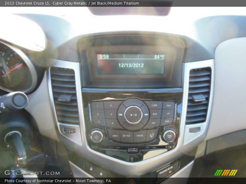 Cyber Gray Metallic / Jet Black/Medium Titanium 2013 Chevrolet Cruze LS