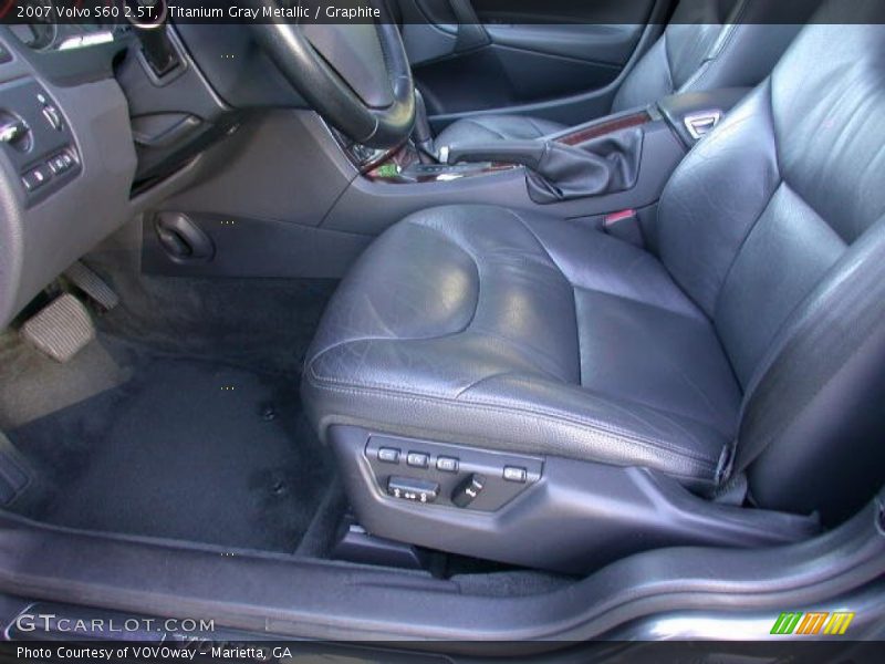 Front Seat of 2007 S60 2.5T