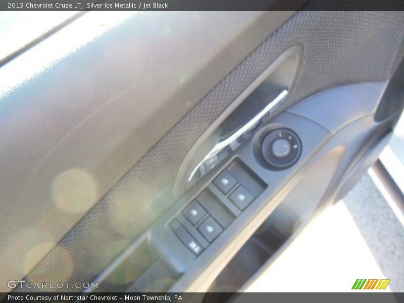 Silver Ice Metallic / Jet Black 2013 Chevrolet Cruze LT