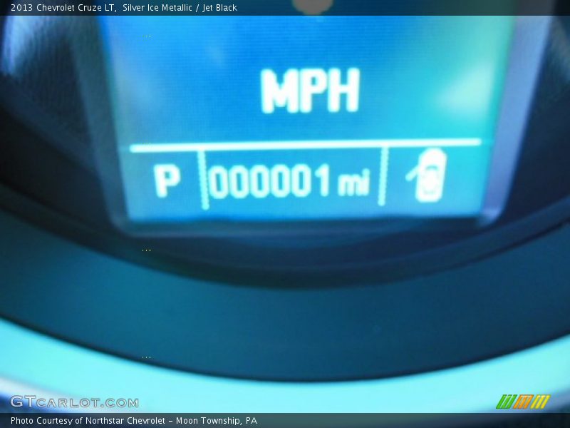 Silver Ice Metallic / Jet Black 2013 Chevrolet Cruze LT
