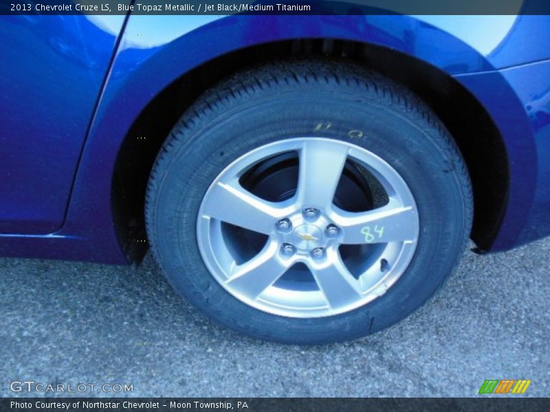 Blue Topaz Metallic / Jet Black/Medium Titanium 2013 Chevrolet Cruze LS
