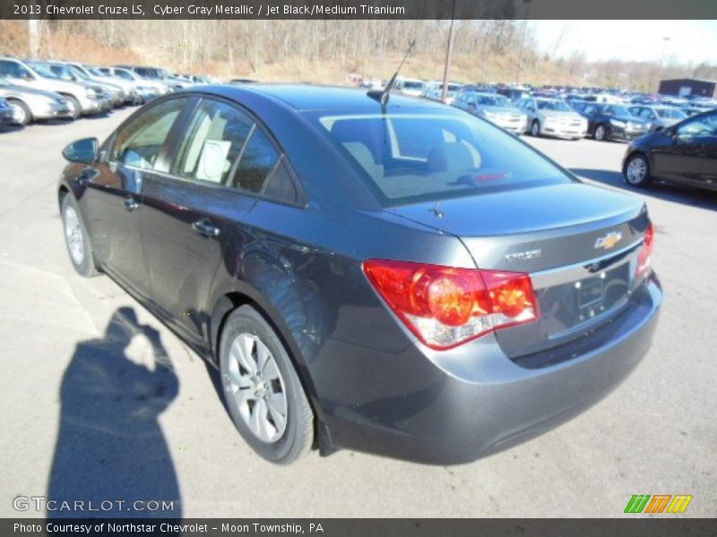 Cyber Gray Metallic / Jet Black/Medium Titanium 2013 Chevrolet Cruze LS