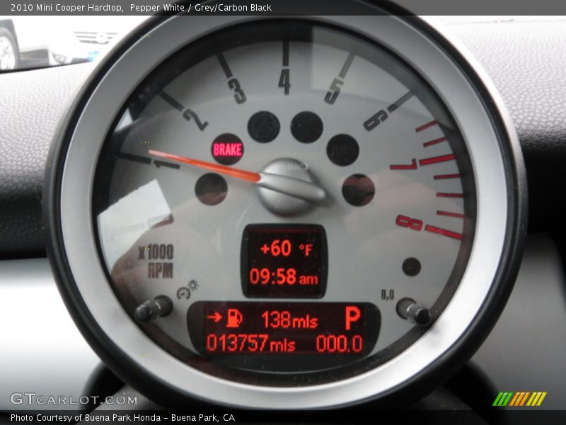 Pepper White / Grey/Carbon Black 2010 Mini Cooper Hardtop