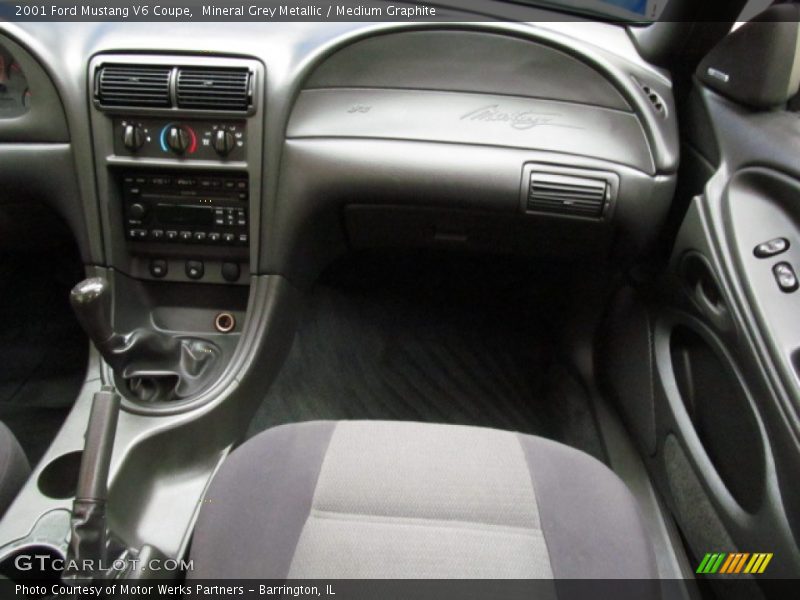 Mineral Grey Metallic / Medium Graphite 2001 Ford Mustang V6 Coupe