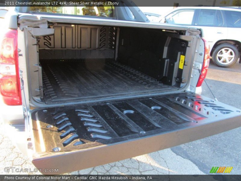 Sheer Silver Metallic / Ebony 2011 Chevrolet Avalanche LTZ 4x4