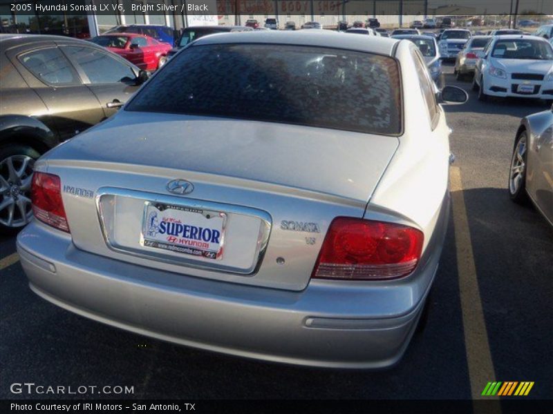 Bright Silver / Black 2005 Hyundai Sonata LX V6