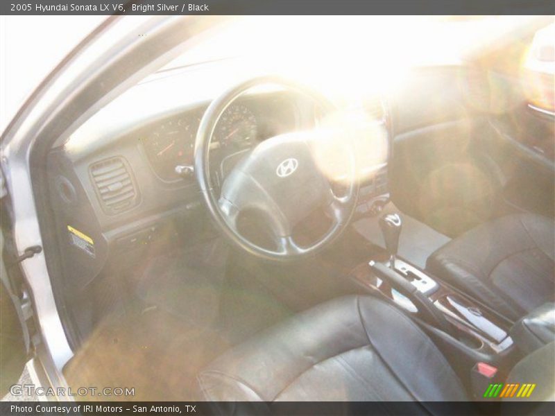 Bright Silver / Black 2005 Hyundai Sonata LX V6