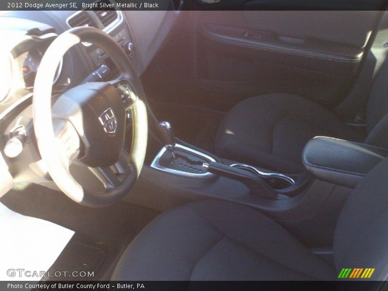 Bright Silver Metallic / Black 2012 Dodge Avenger SE