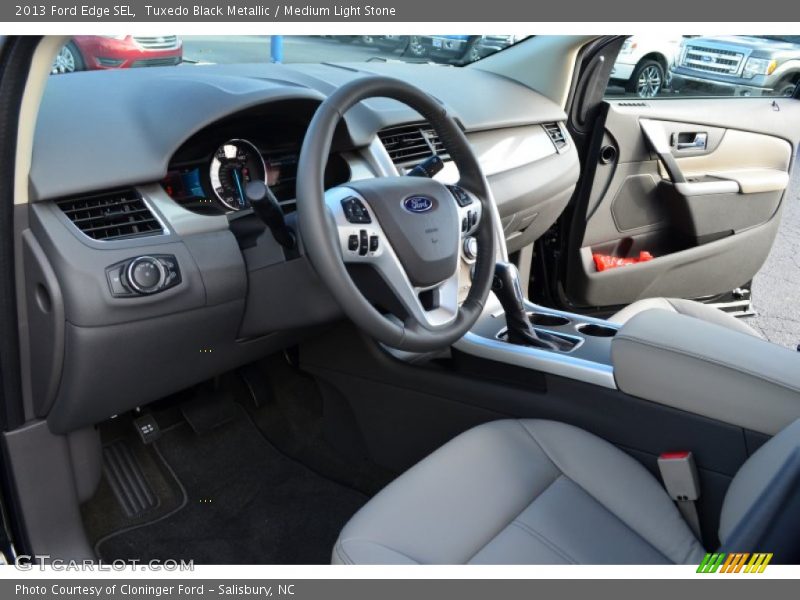 Tuxedo Black Metallic / Medium Light Stone 2013 Ford Edge SEL