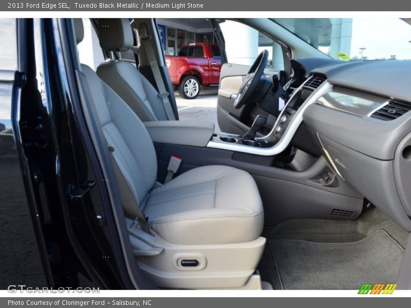 Tuxedo Black Metallic / Medium Light Stone 2013 Ford Edge SEL