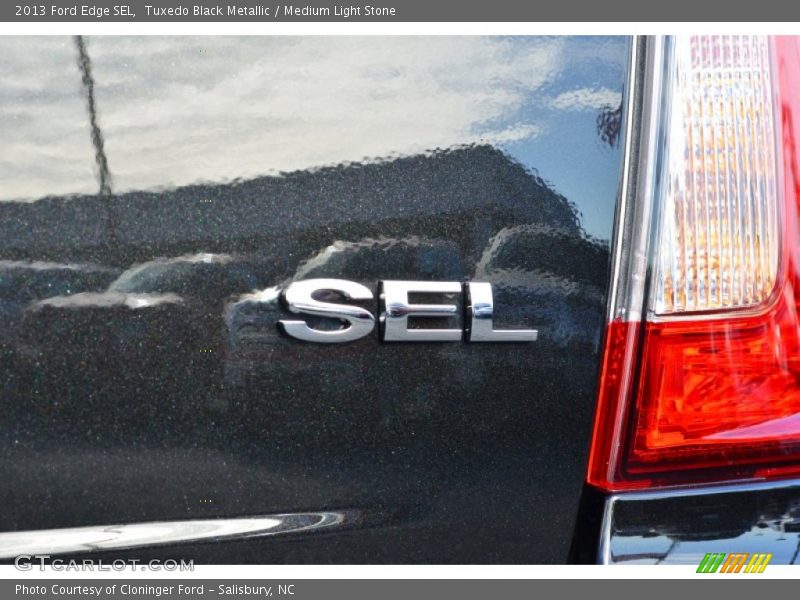 Tuxedo Black Metallic / Medium Light Stone 2013 Ford Edge SEL