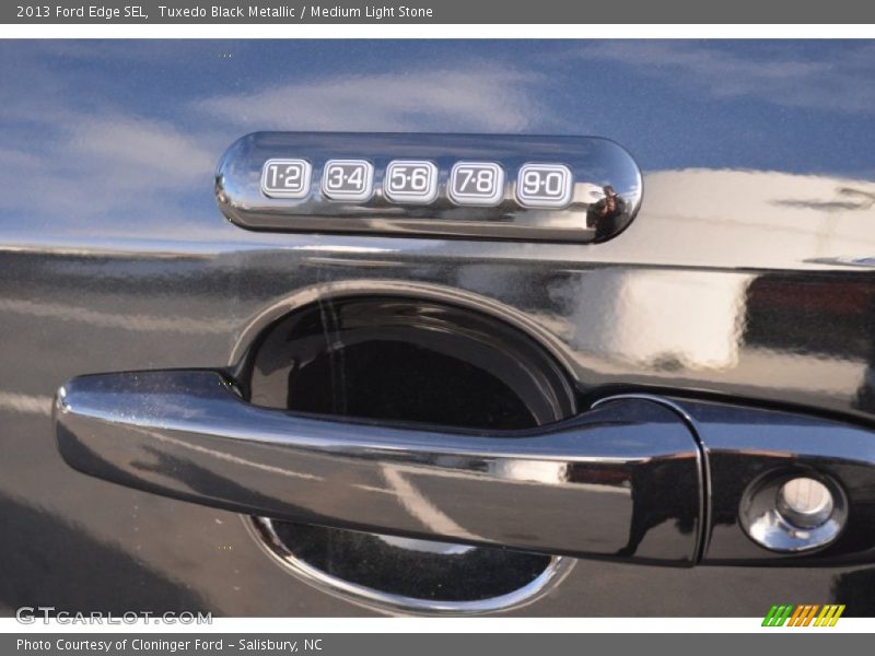 Tuxedo Black Metallic / Medium Light Stone 2013 Ford Edge SEL