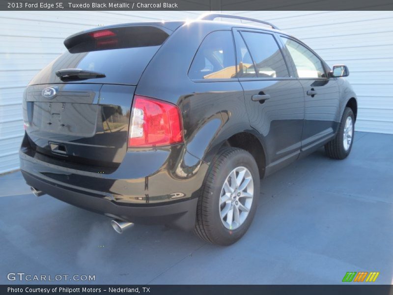 Tuxedo Black Metallic / Charcoal Black 2013 Ford Edge SE