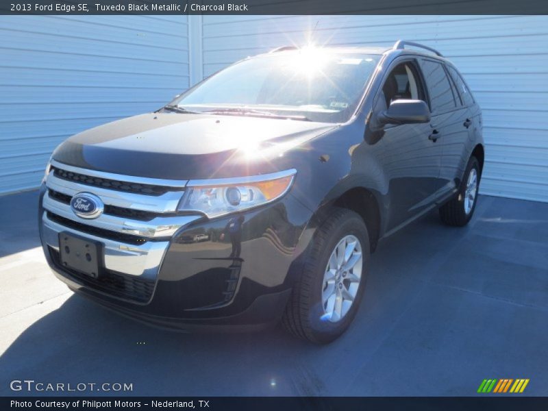 Tuxedo Black Metallic / Charcoal Black 2013 Ford Edge SE
