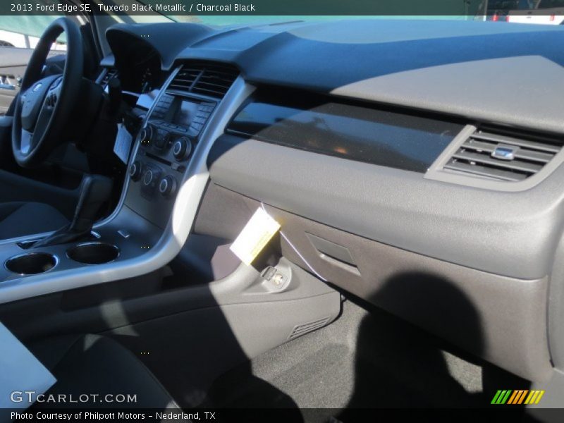 Tuxedo Black Metallic / Charcoal Black 2013 Ford Edge SE