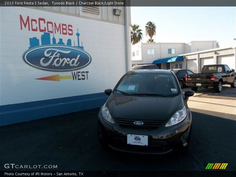 Tuxedo Black / Charcoal Black/Light Stone 2013 Ford Fiesta S Sedan