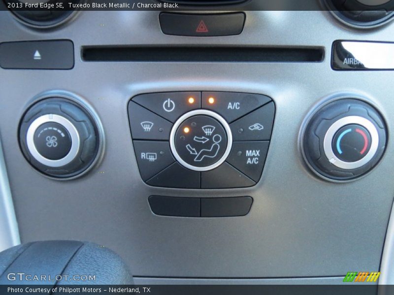 Tuxedo Black Metallic / Charcoal Black 2013 Ford Edge SE