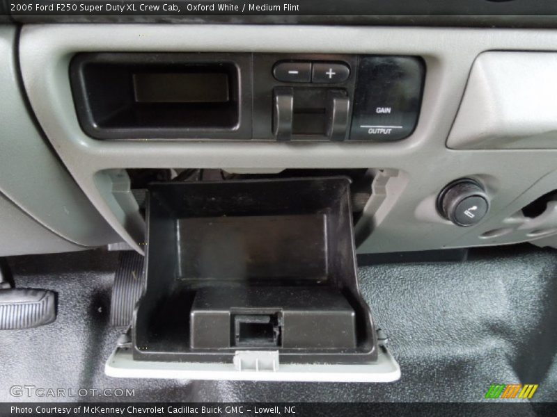 Oxford White / Medium Flint 2006 Ford F250 Super Duty XL Crew Cab