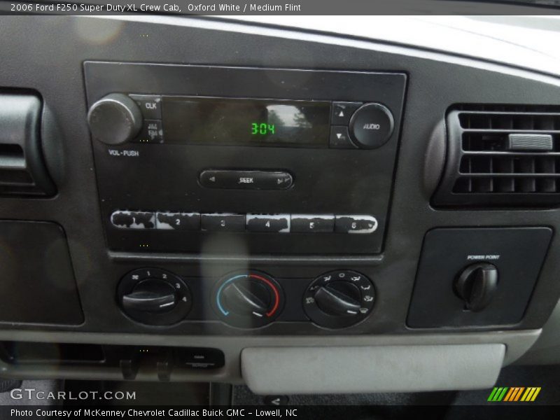 Oxford White / Medium Flint 2006 Ford F250 Super Duty XL Crew Cab