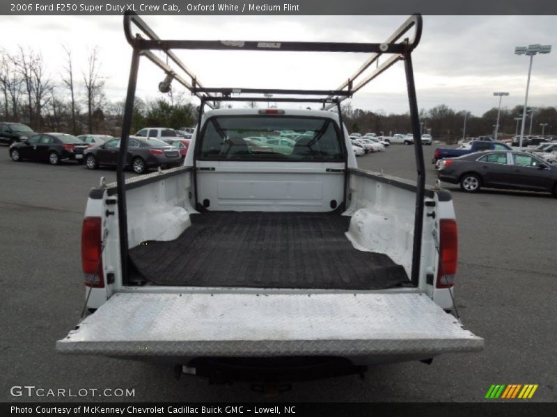Oxford White / Medium Flint 2006 Ford F250 Super Duty XL Crew Cab