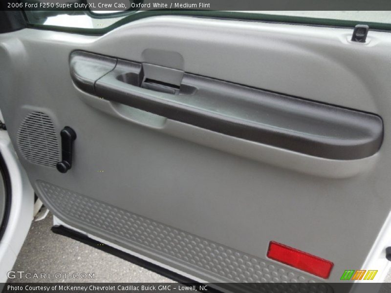 Oxford White / Medium Flint 2006 Ford F250 Super Duty XL Crew Cab