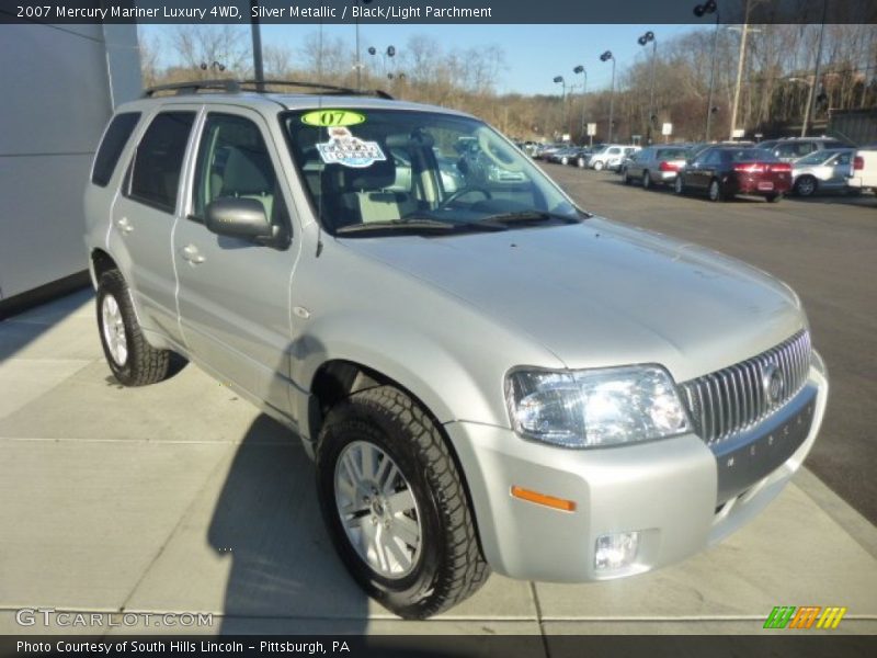 Front 3/4 View of 2007 Mariner Luxury 4WD