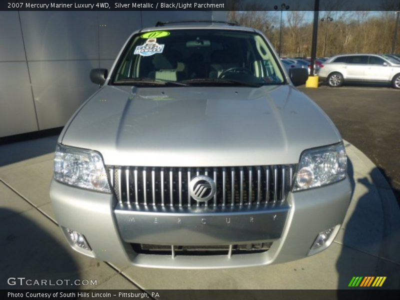 Silver Metallic / Black/Light Parchment 2007 Mercury Mariner Luxury 4WD