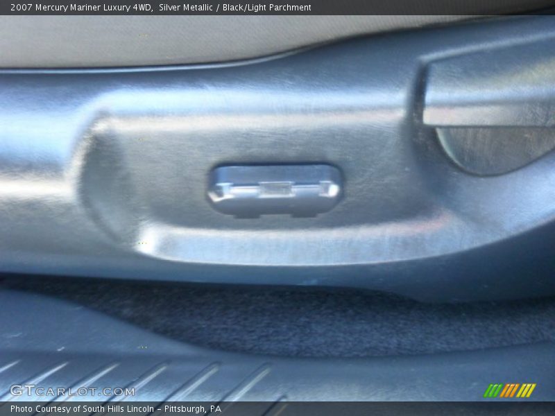 Silver Metallic / Black/Light Parchment 2007 Mercury Mariner Luxury 4WD