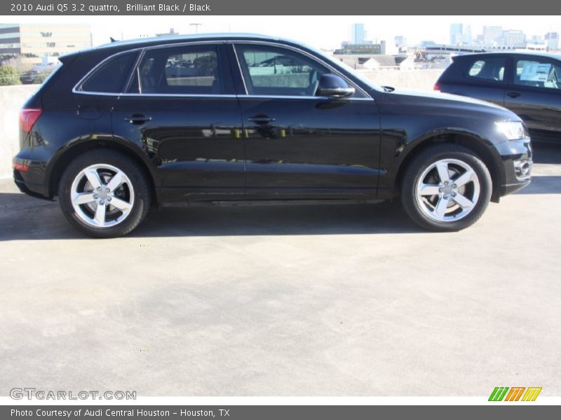 Brilliant Black / Black 2010 Audi Q5 3.2 quattro