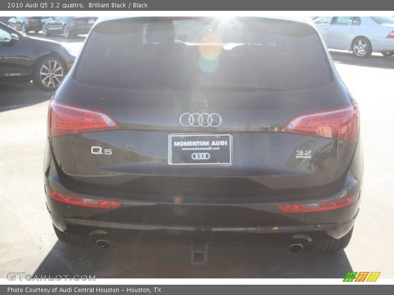 Brilliant Black / Black 2010 Audi Q5 3.2 quattro
