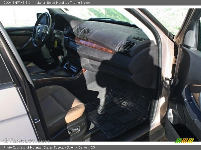Kalahari Beige Metallic / Truffle Brown 2004 BMW X5 3.0i