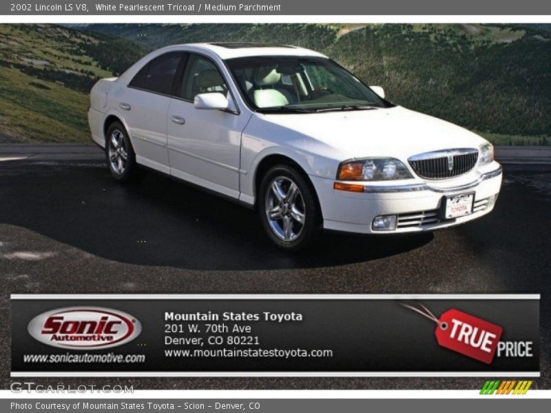 White Pearlescent Tricoat / Medium Parchment 2002 Lincoln LS V8