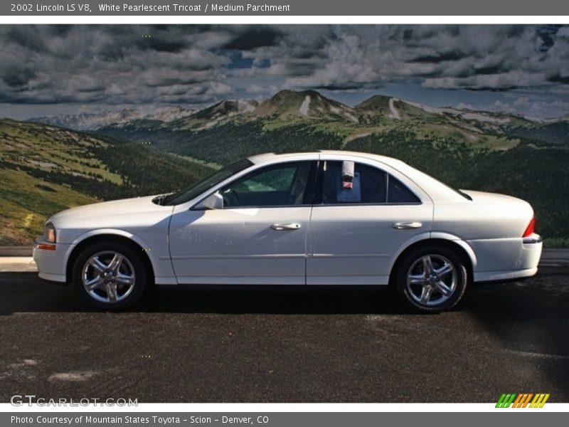 White Pearlescent Tricoat / Medium Parchment 2002 Lincoln LS V8