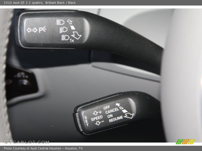 Brilliant Black / Black 2010 Audi Q5 3.2 quattro